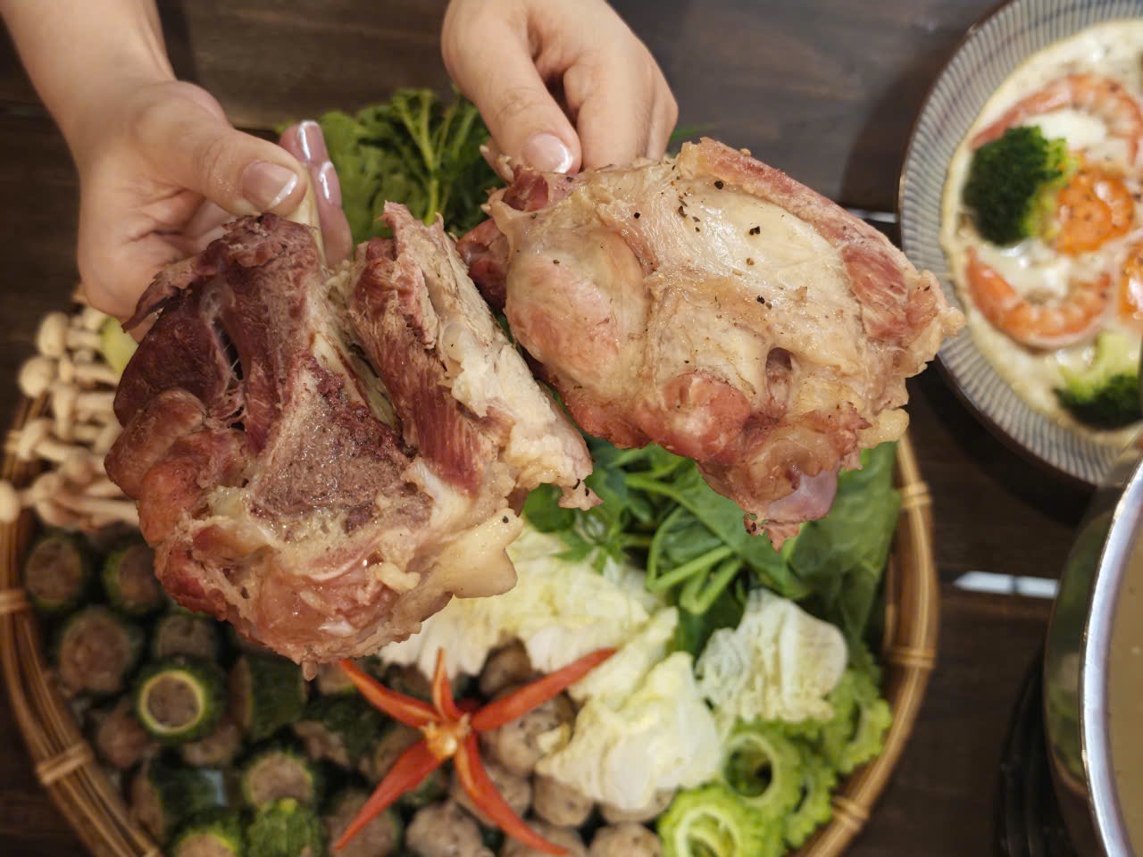Canh Chua Cá Bớp Nấu Lá Giang Rừng